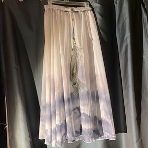 Flowing full length skirt white w. blue design Peacock feather beaded drawstring